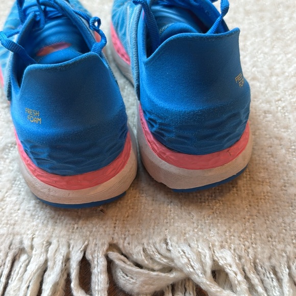 New Balance Roav fresh foam 960 Size 4 - Picture 3 of 6